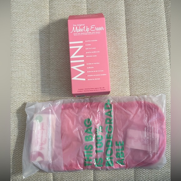 NWT Makeup Eraser Mini MakeUp Eraser in Mini Pink - Picture 5 of 5